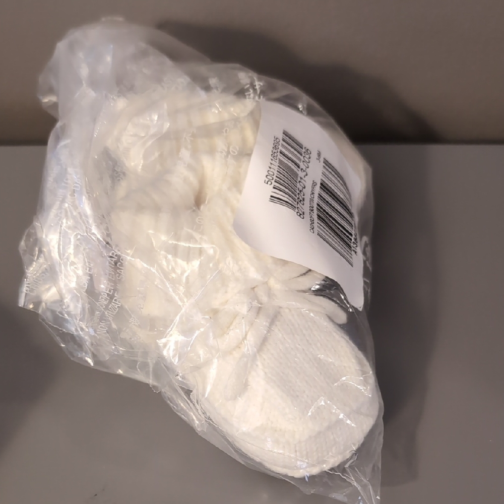 Brand New 3-6 Month Knit Baby Booties